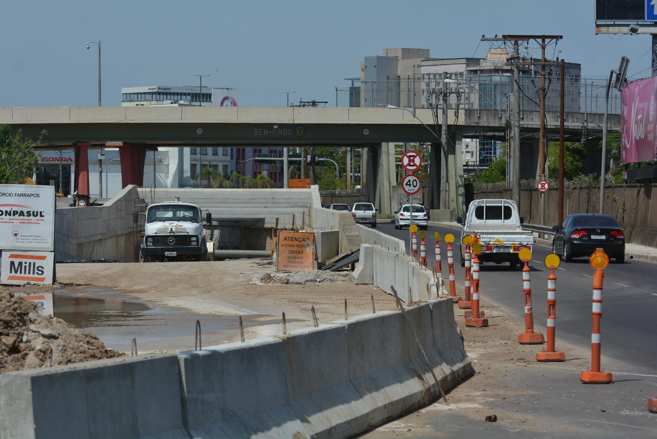Prefeitura estima concluir tr&ecirc;s das cinco estruturas de mobilidade ainda neste ano