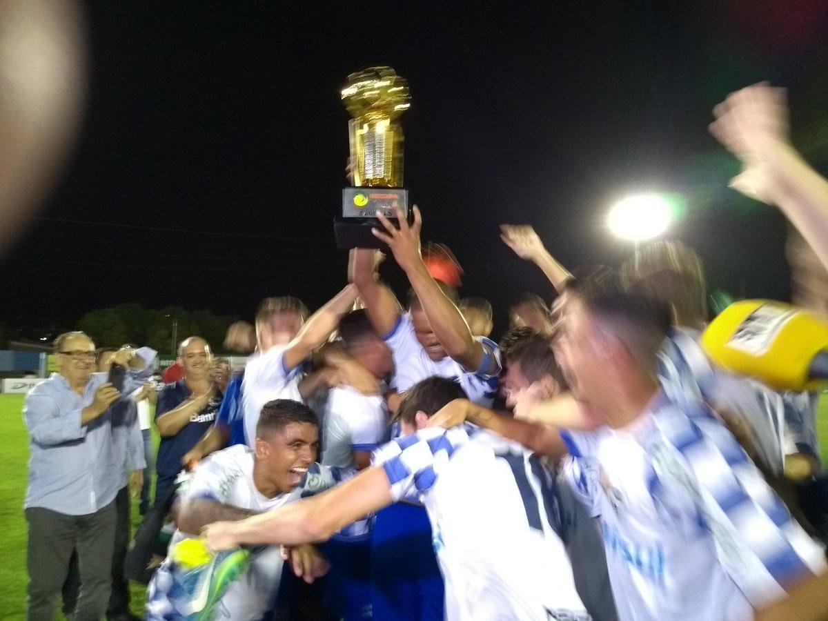 Zequinha aplicou 1 a 0 com direito a gol de bicicleta de Igor Nobre