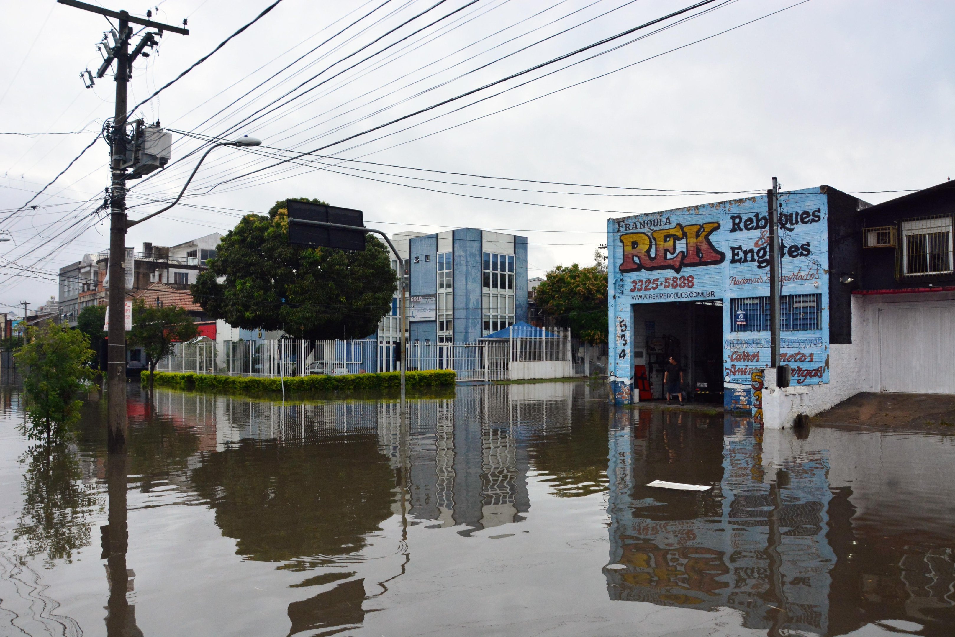 Ao menos 30 ruas registraram ac&uacute;mulo de &aacute;gua na manh&atilde; de hoje