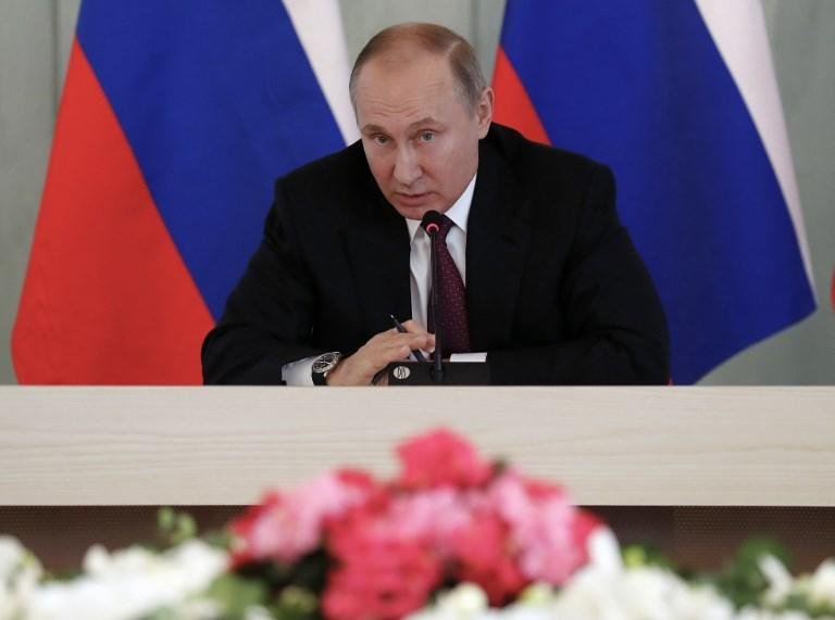 Putin recorre a "amor &agrave; p&aacute;tria" para convocar russos &agrave;s urnas