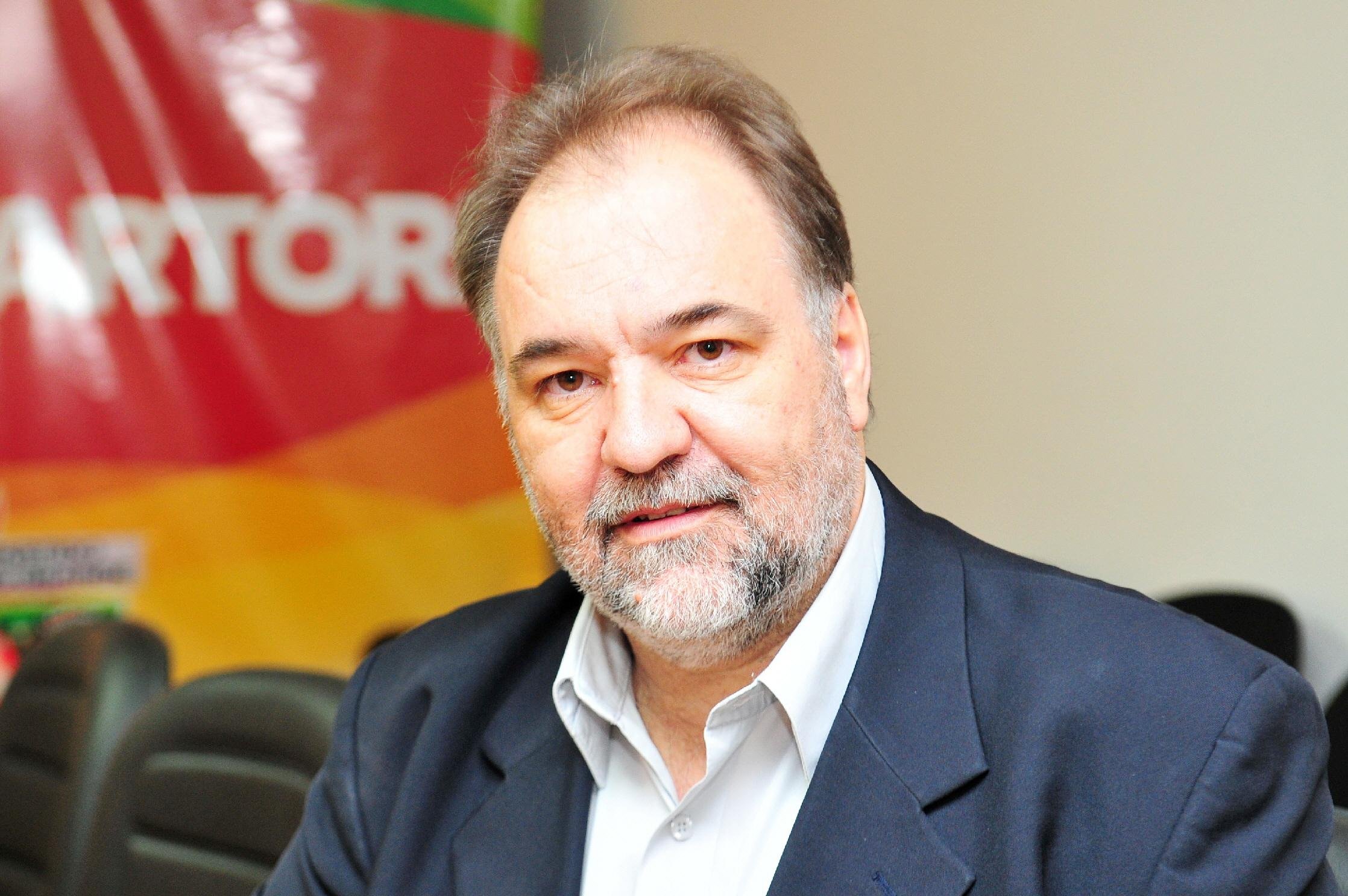 Carlos Burigo reafirma que governo Sartori n&atilde;o pretende dar aumento real no piso do RS