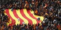 Milhares de anti-separatistas pedem sensatez na Catalunha