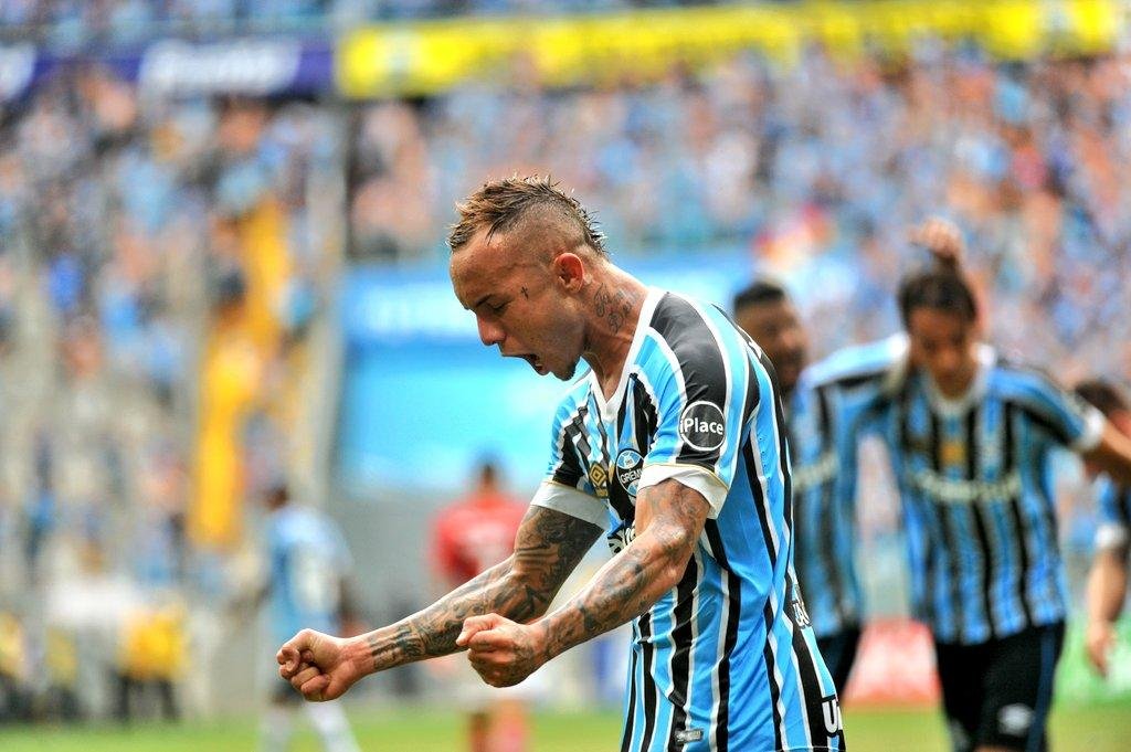 Everton abriu o placar na Arena