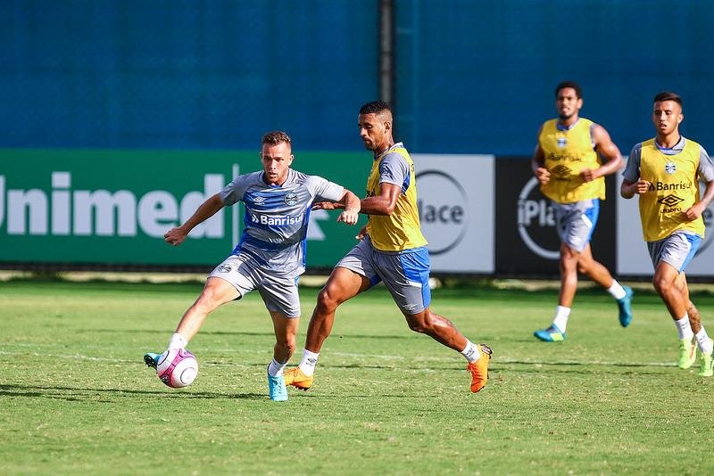 Arthur participou do treino dos reservas do Gr&ecirc;mio