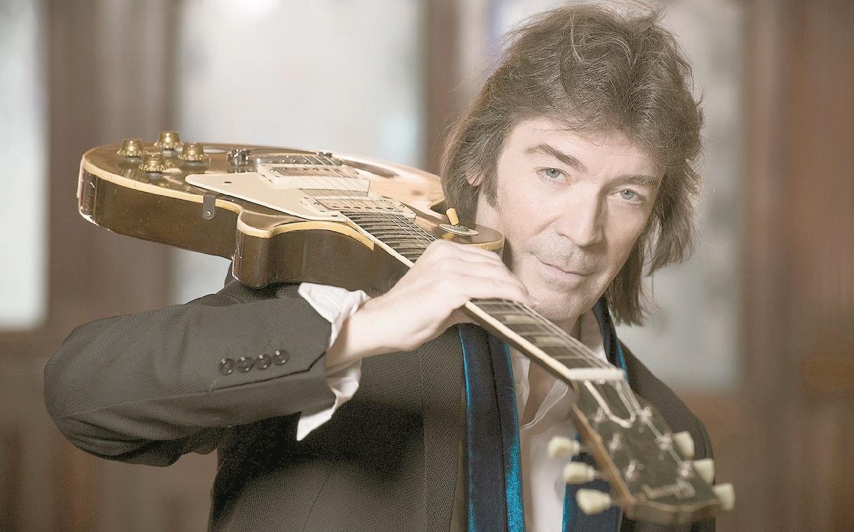Ex-integrante do Genesis, Steve Hackett se apresenta no Audit&oacute;rio Ara&uacute;jo Vianna, na noite desta ter&ccedil;a-feira