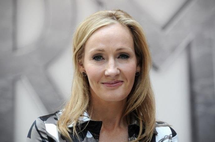 J.K. Rowling responde f&atilde; que afirma ter depress&atilde;o