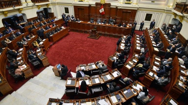 Parlamentares ir&atilde;o aplicar as normas de sucess&atilde;o para que o vice, Mart&iacute;n Vizcarra assuma