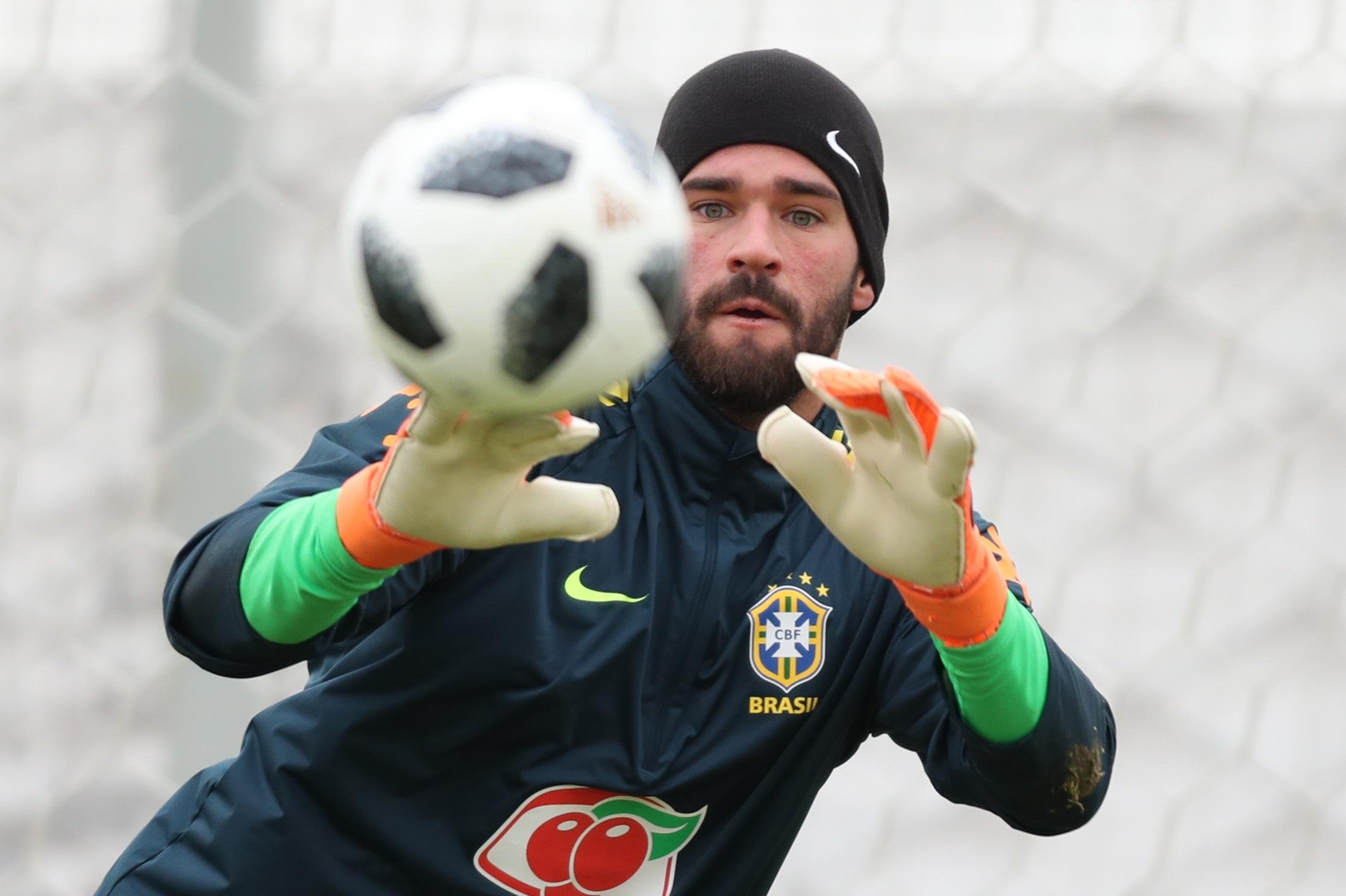 Alisson ser&aacute; o capit&atilde;o do Brasil contra a R&uacute;ssia