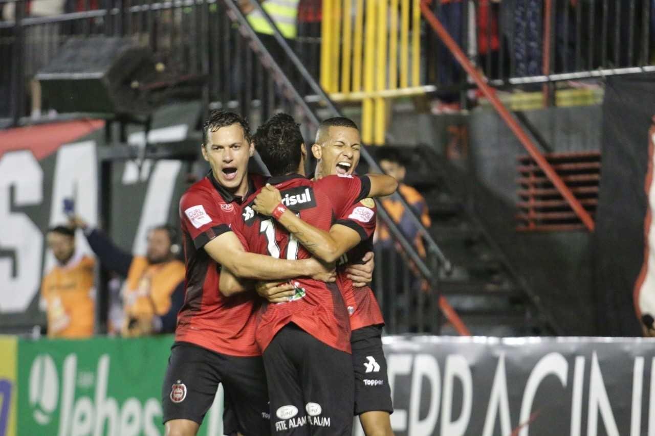 Brasil venceu o S&atilde;o Luiz e avan&ccedil;ou para semifinal do Gauch&atilde;o