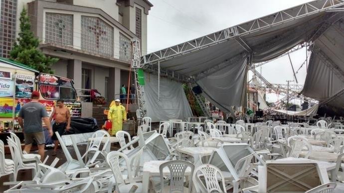 Morreu homem atingido por estrutura da Feira do Peixe em Taquaru&ccedil;u do Sul