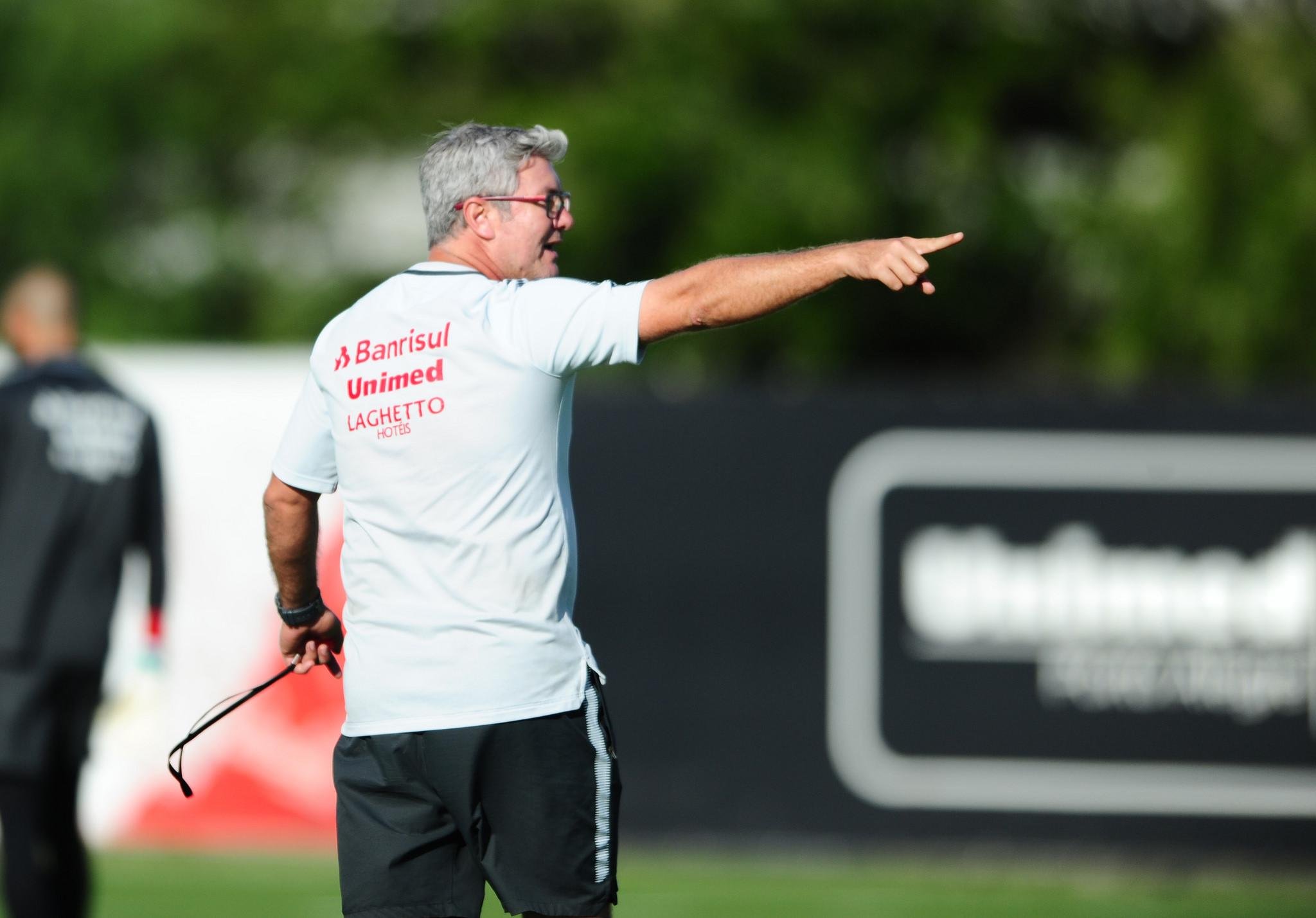 Inter s&oacute; tem compromisso oficial em 11 de abril
