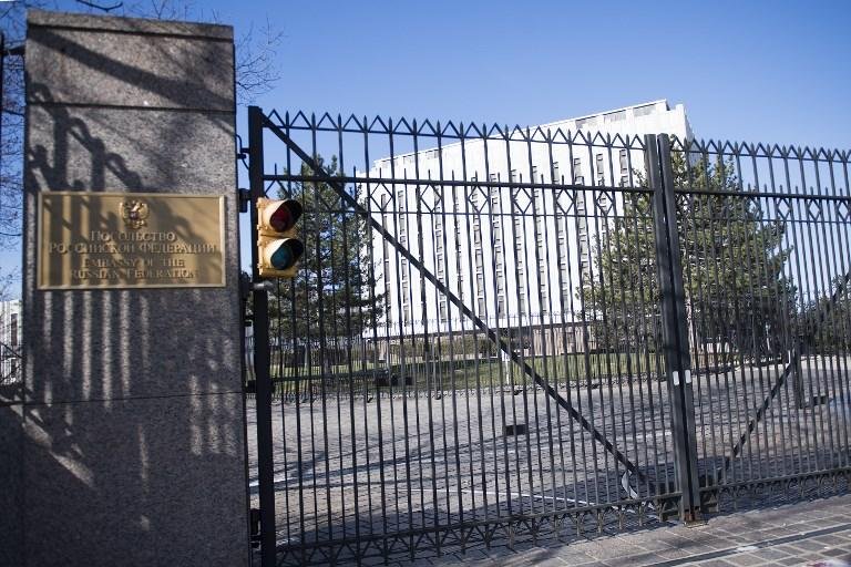 EUA expulsam 60 suspeitos de espionagem e fecham consulado da R&uacute;ssia em Seattle