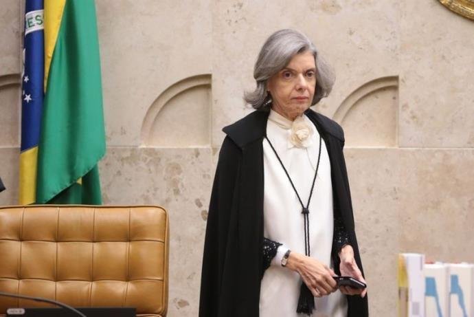 Presidente do STF enviou of&iacute;cio a corte da Lava Jato antes do julgamento dos embargos de Lula
