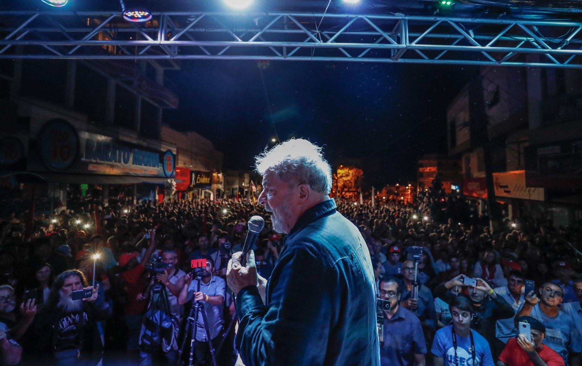 Lula durante ato em Palmeira das Miss&otilde;es