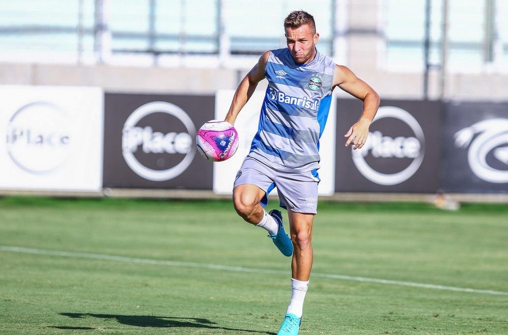 Arthur define Gr&ecirc;mio como casa e Barcelona como sonho realizado 