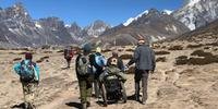 Australiano paraplégico chega ao campo base do Everest