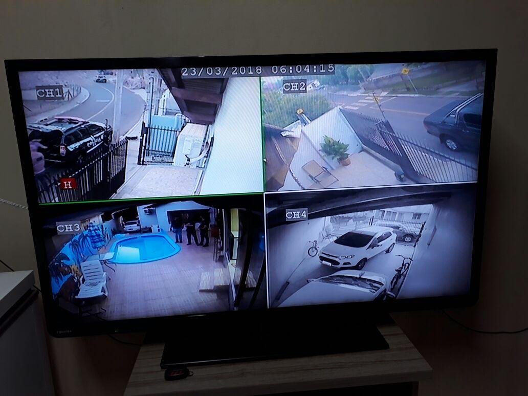 Rede de monitoramento controlava vizinhan&ccedil;a, amea&ccedil;ada com toque de recolher