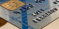 Estudo revela que 24% dos jovens recorrem a cartão de crédito para pagar contas