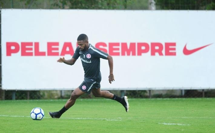 Ruan e Wellington Silva devem ser as novidades de Odair para jogo-treino