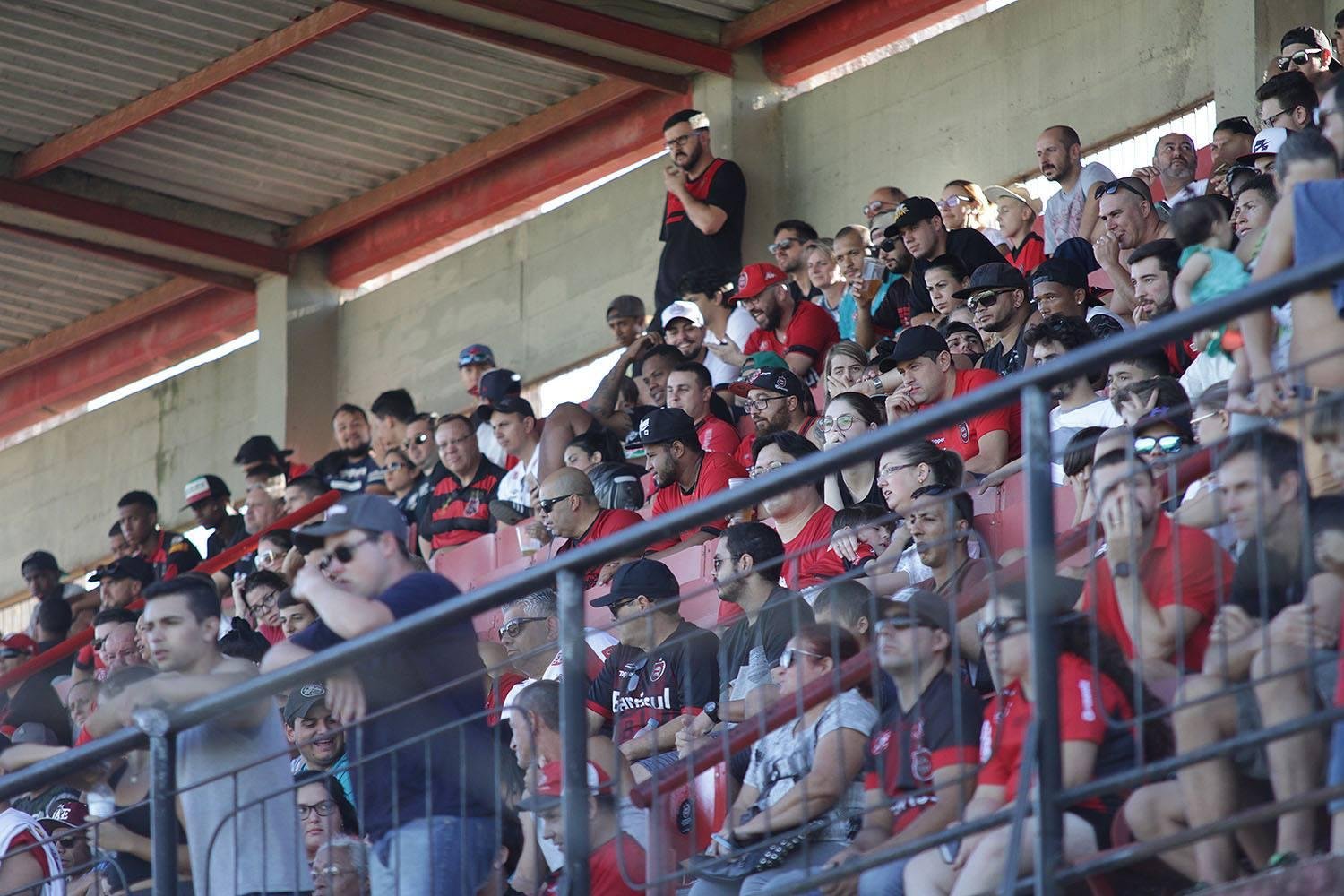 Torcedores foram ao Bento Freitas nesta sexta