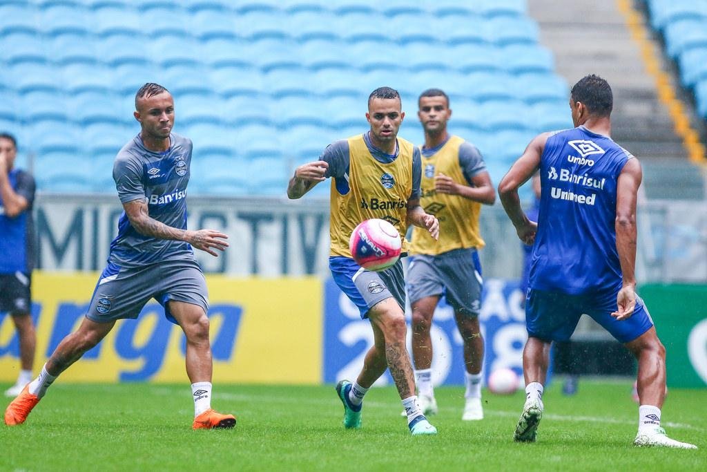 Jogadores participaram de rach&atilde;o na manh&atilde; deste s&aacute;bado na Arena