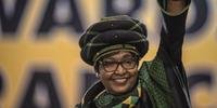 Morre Winnie Mandela, ex-esposa de Nelson Mandela
