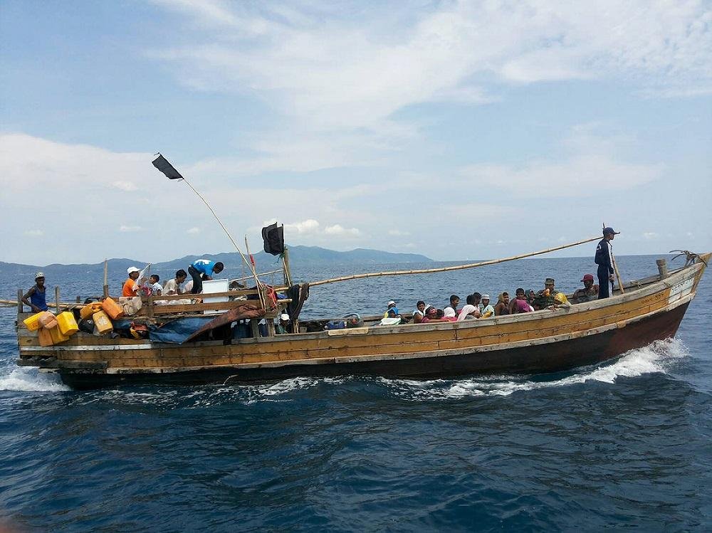 Milhares de pessoas se refugiaram em na&ccedil;&otilde;es vizinhas