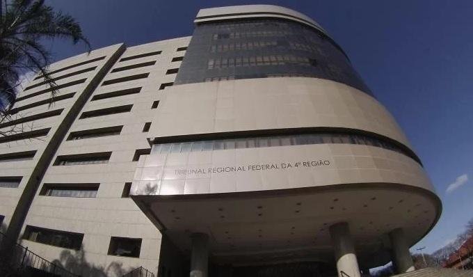 Tribunal da Lava Jato decide que MPF pode pedir indeniza&ccedil;&atilde;o para empreiteira