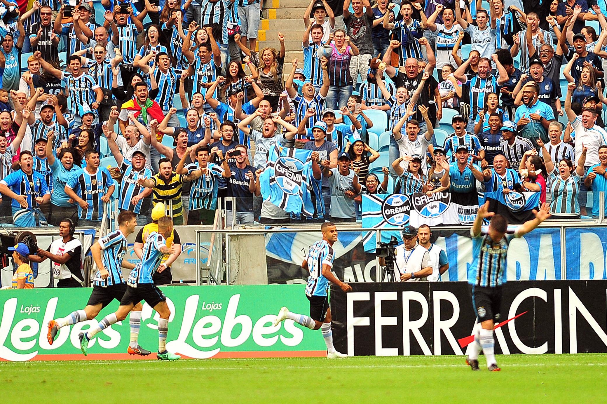 Gremistas exaltam vantagem, mas pedem concentra&ccedil;&atilde;o para segundo jogo