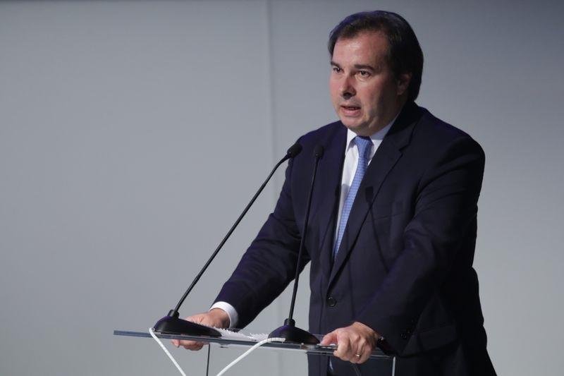 Presidente da C&acirc;mara afirma que n&atilde;o h&aacute; acordo para levar propostas a plen&aacute;rio