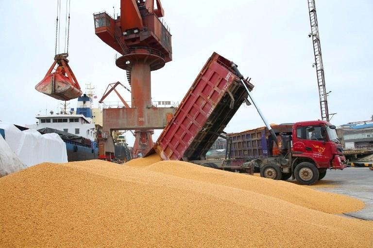 Pa&iacute;ses anunciaram pesadas tarifas sobre produtos do outro