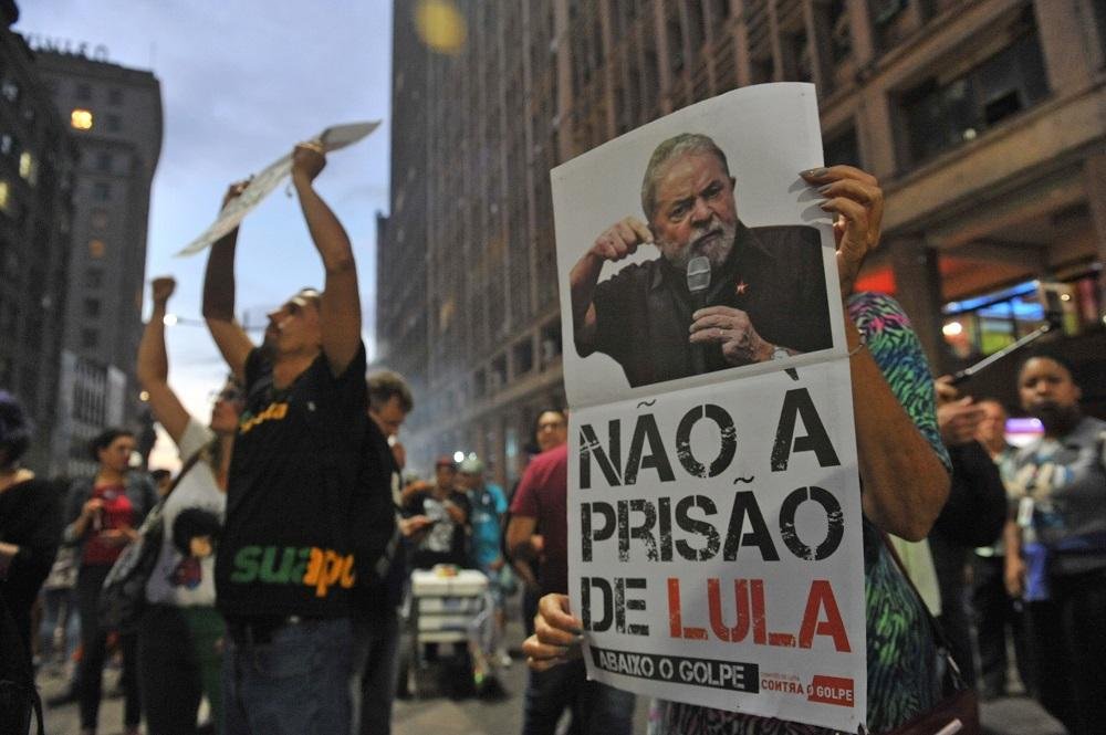 Mobiliza&ccedil;&atilde;o reuniu pouco mais de mil pessoas no Centro de Porto Alegre