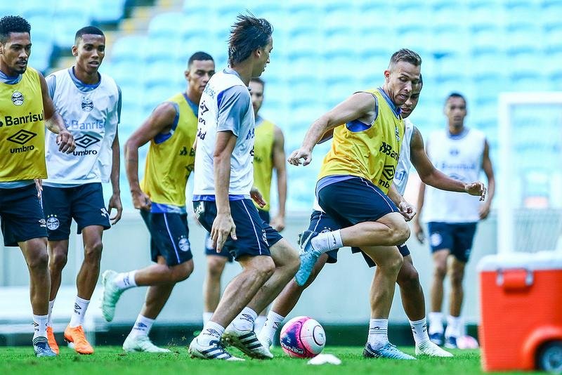 Geromel revelou que jogadores conversam sobre proposta de Renato