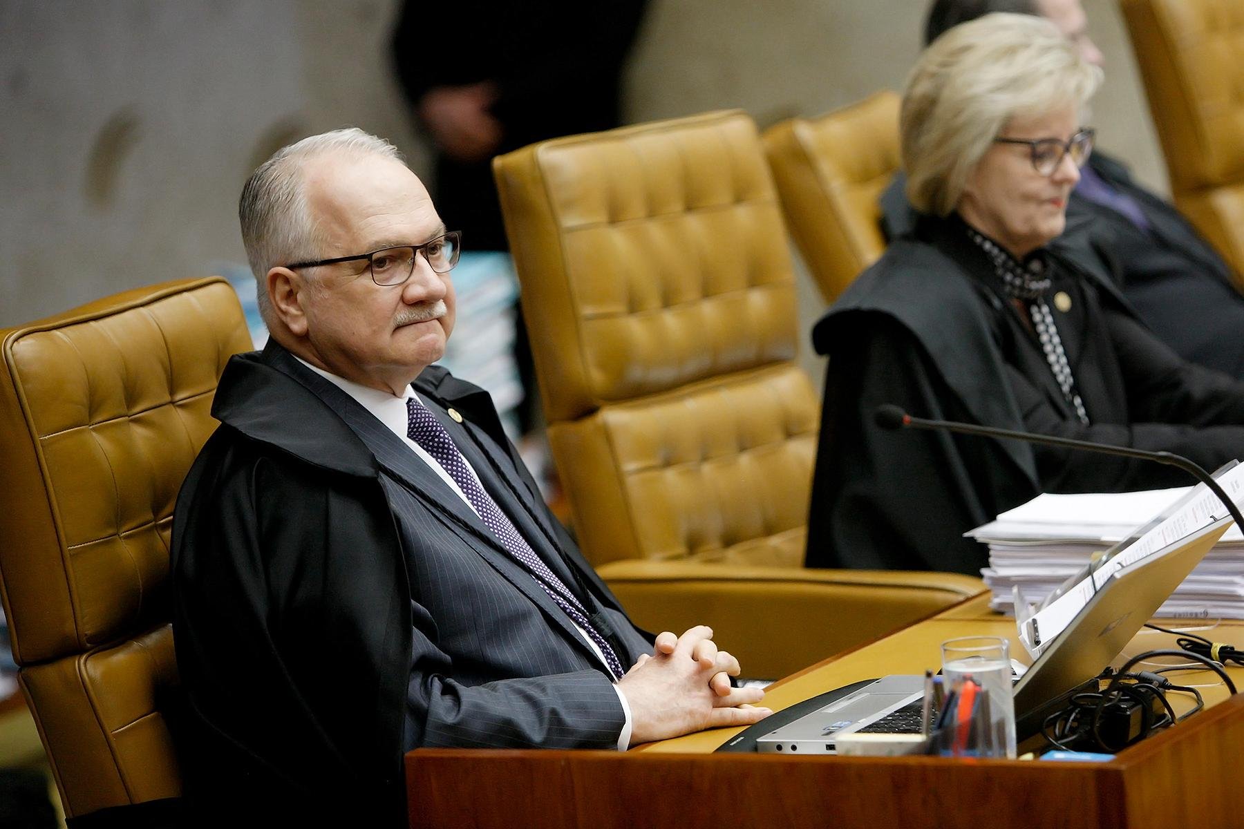 Ministro havia passado &agrave; presidente decis&atilde;o sobre a quest&atilde;o