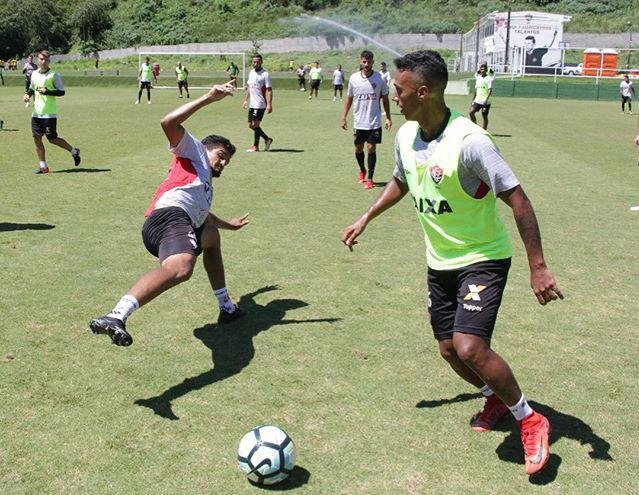 Vit&oacute;ria encerrou a prepara&ccedil;&atilde;o para o jogo contra o Inter nesta ter&ccedil;a-feira pela manh&atilde;