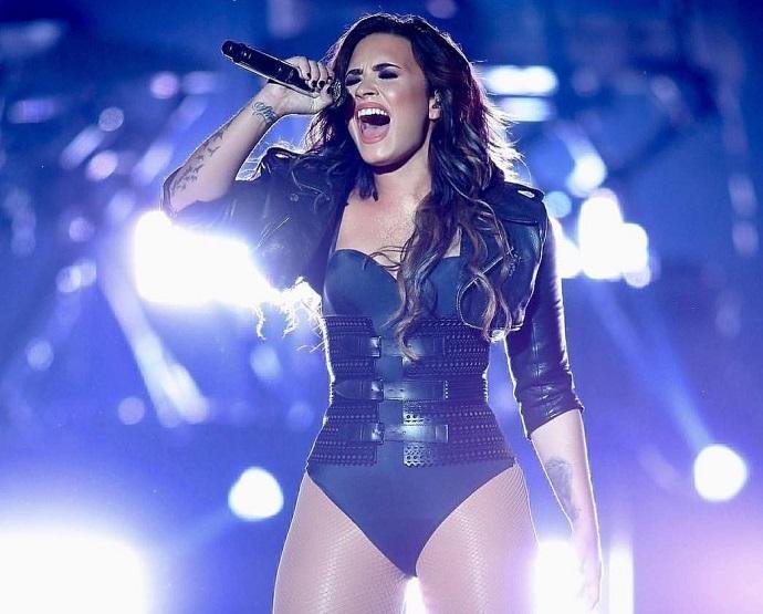 Shows da cantora no Brasil ficaram para os dias 19, 21, 24 e 27 de novembro