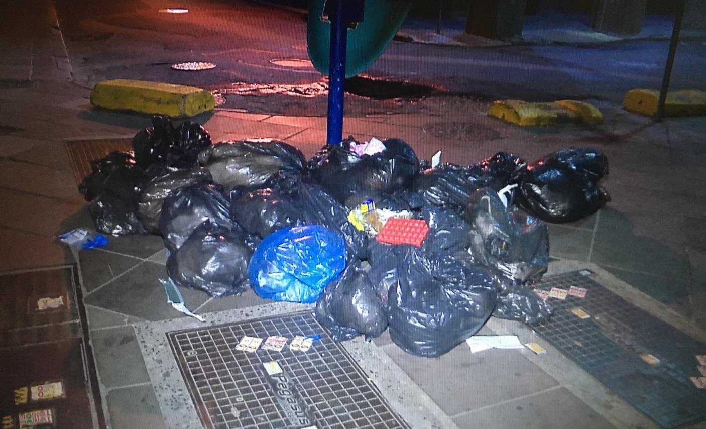 Coleta de lixo &eacute; retomada em Porto Alegre ap&oacute;s paralisa&ccedil;&atilde;o	