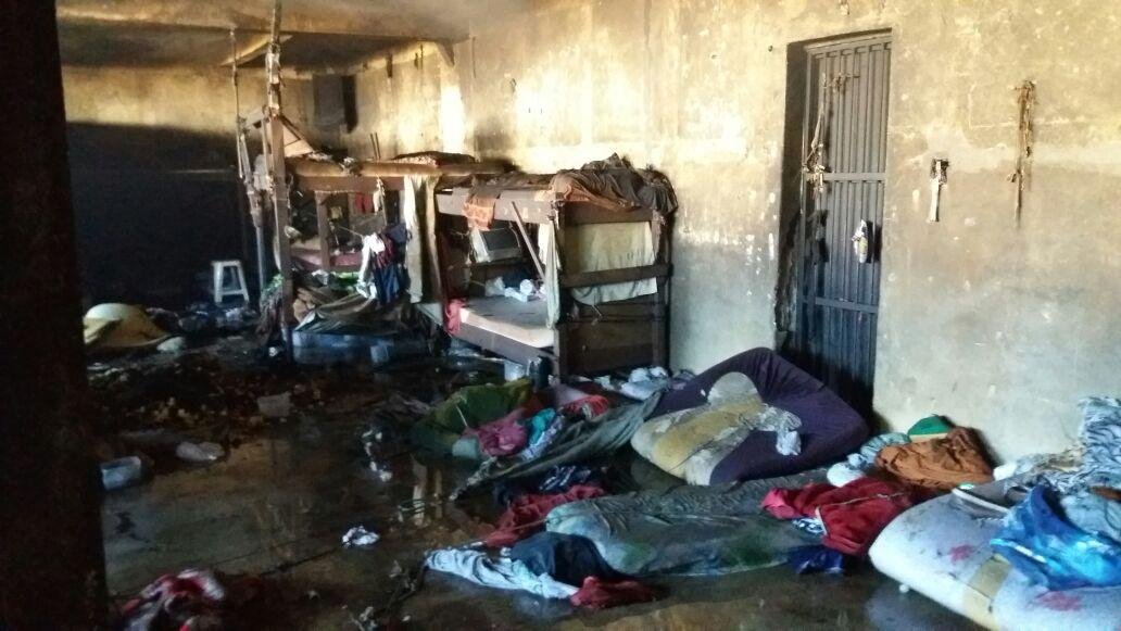 Ala do semiaberto do Pres&iacute;dio Estadual de Erechim pega fogo