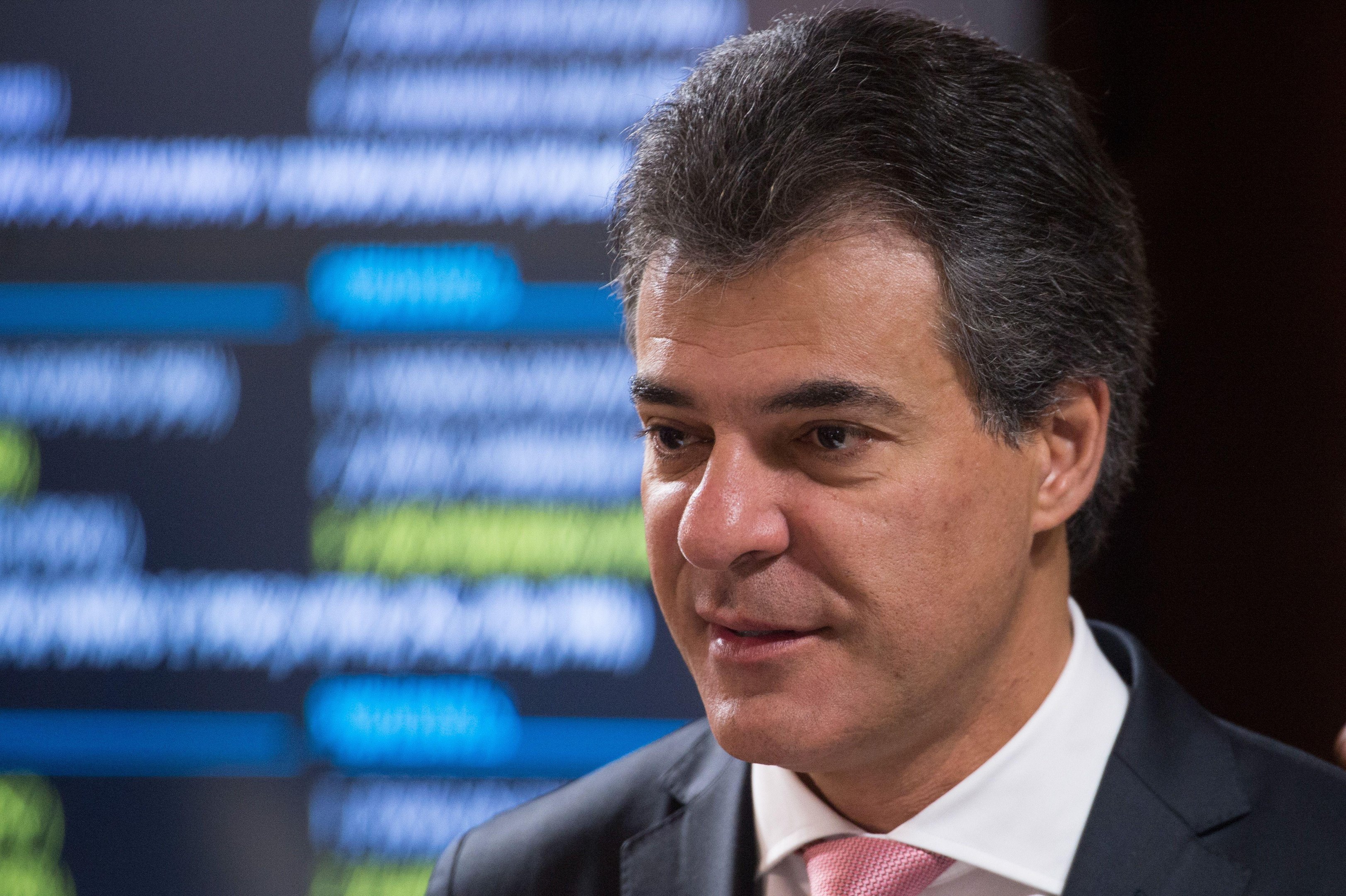 Ex-governador do Paran&aacute; responde por irregularidades nos &acirc;mbitos municipal e estadual