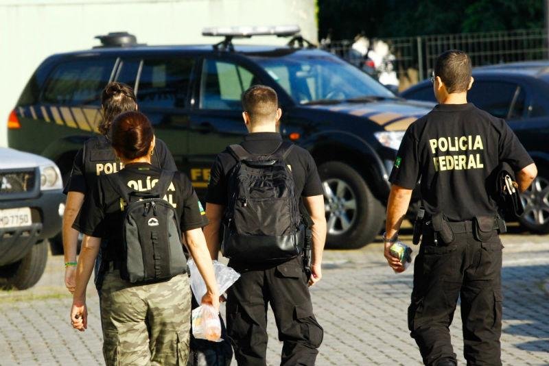 PF faz opera&ccedil;&atilde;o contra fraudes em fundos de pens&atilde;o Postalis e Serpros 