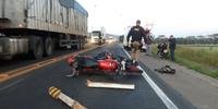 Motociclista morreu no local