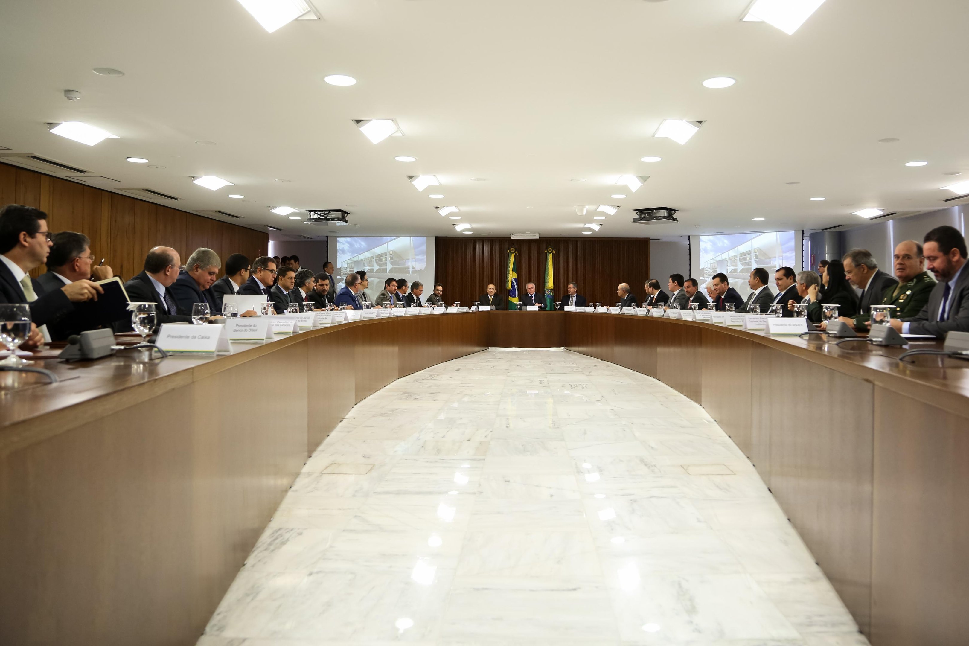 Declara&ccedil;&atilde;o foi feita durante reuni&atilde;o com novos ministros