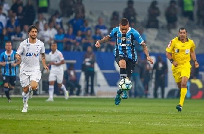 Estreia de Gr&ecirc;mio e Cruzeiro no Brasileir&atilde;o tem ares de rivalidade 