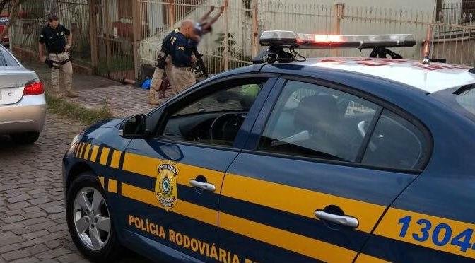 PRF prende tr&ecirc;s homens por tentativa de roubo em Passo Fundo