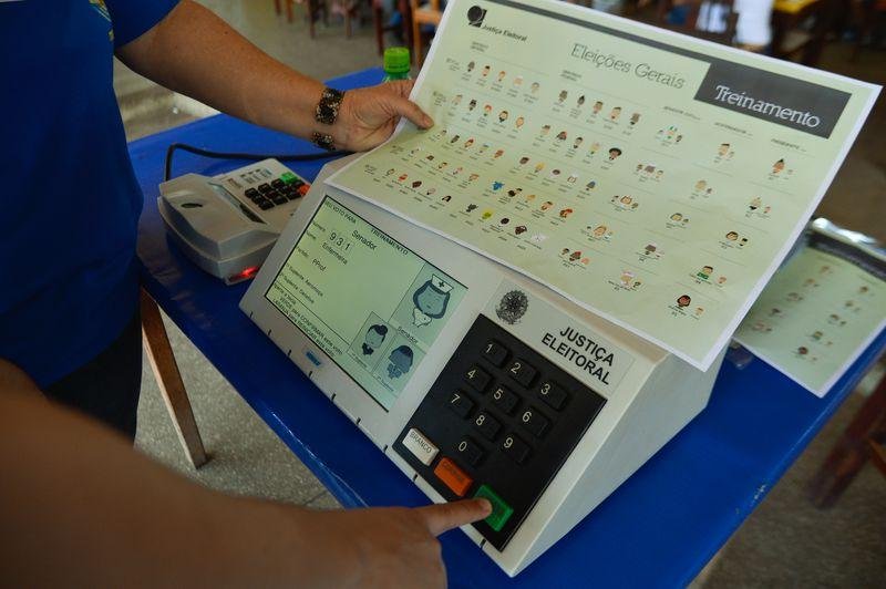 Antecipa&ccedil;&atilde;o informal da campanha vai contra a determina&ccedil;&atilde;o do Tribunal Superior Eleitoral