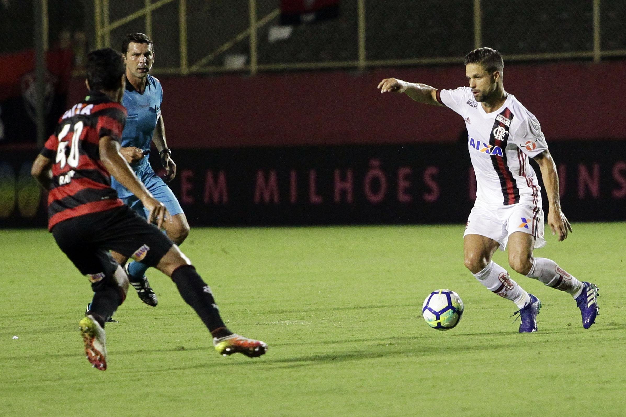 Vit&oacute;ria e Flamengo empataram em 2 a 2 na estreia do Brasileir&atilde;o