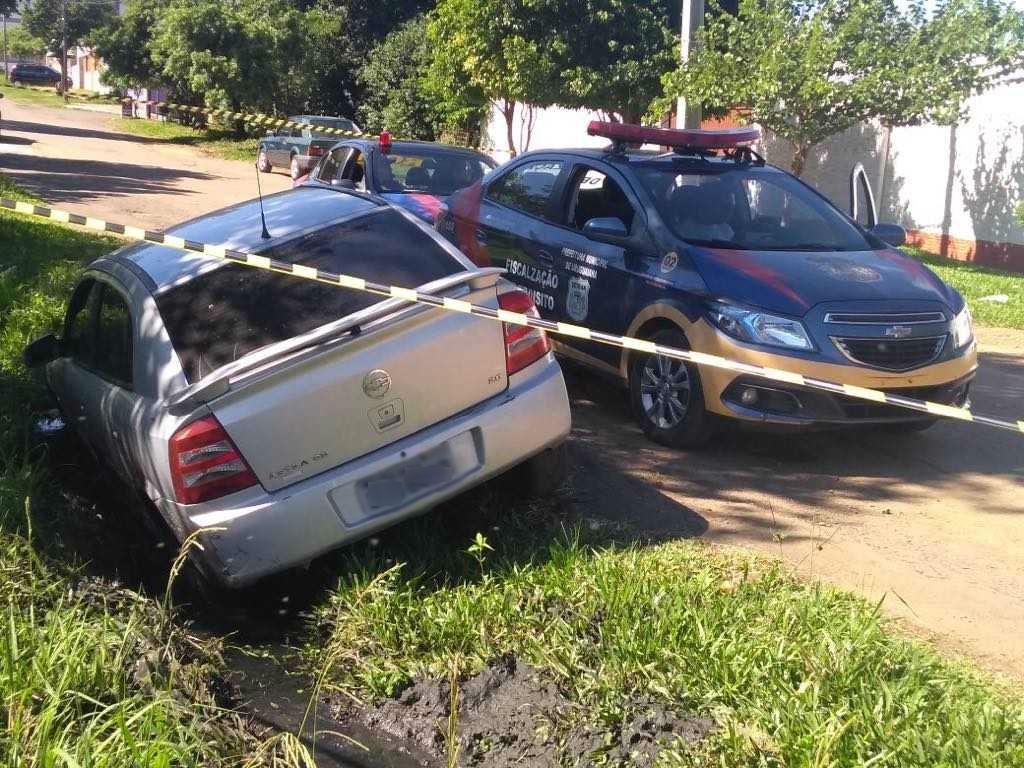 Carro caiu em vala ap&oacute;s atropelar e matar crian&ccedil;a