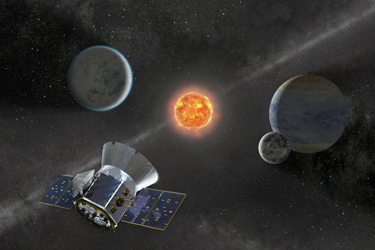 TESS ser&aacute; lan&ccedil;ado a bordo de um foguete Falcon 9 da SpaceX 