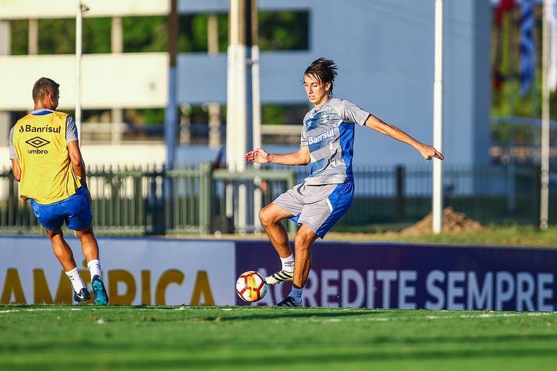 Geromel participou do treino do Gr&ecirc;mio desta segunda-feira