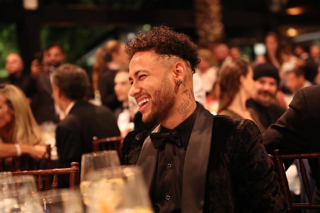 Neymar revela que ficar&aacute; fora dos gramados at&eacute; 17 de maio
